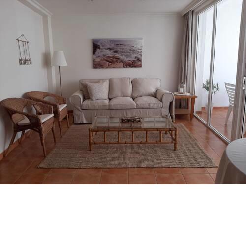 Coast apartment,5 people,wifi,150 metres sea