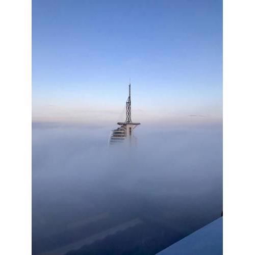 COAST HOUSE Sky Suite