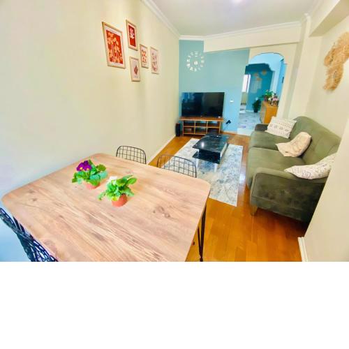 Comfortable AC 1BR Flat inThe Heart of The City,Cihangir 5 mins to Galataport and Taksim