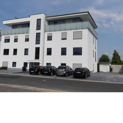 Comfortable and luxurious apartment in a wooded area with sweeping views