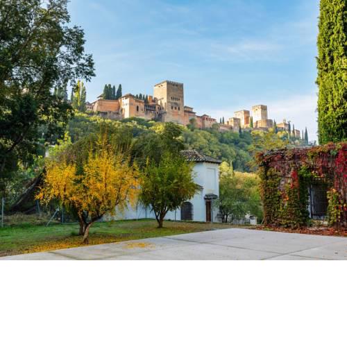 Comfortable Apartment in Granada near ski area with balcony