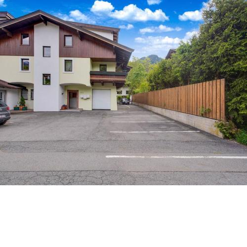 Comfortable Apartment in Kitzbühel with Garden