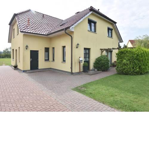 Comfortable Apartment in Kuhlungsborn Near Sea