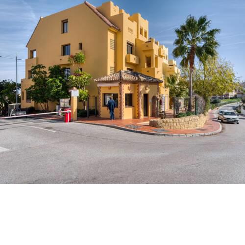 Comfortable Apartment in Manilva with Swimming Pool