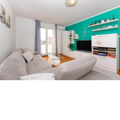 Comfortable apartment near old town