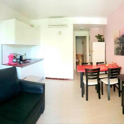Comfortable apartment very close to the beach