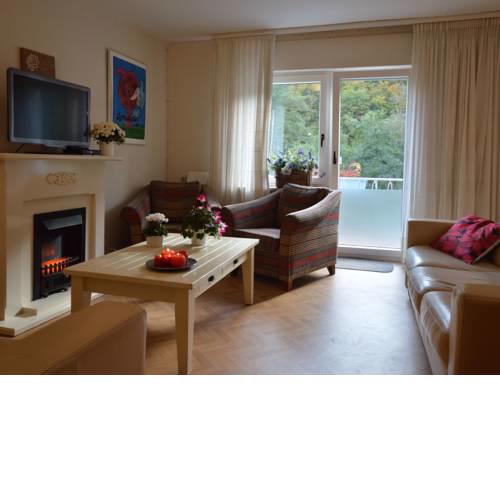 Comfortable detached house on the south side in a wooded and sunny environment