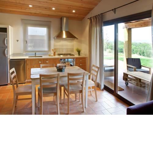 Comfortable Holiday Home in Catalonia with Swimming Pool