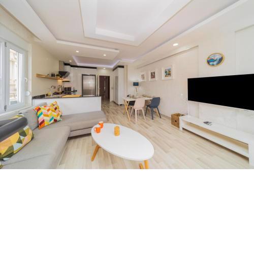 Comfortable Home near Beach w Balcony in Antalya
