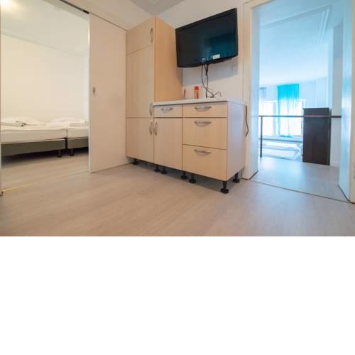Comfortable Large Center Apartment