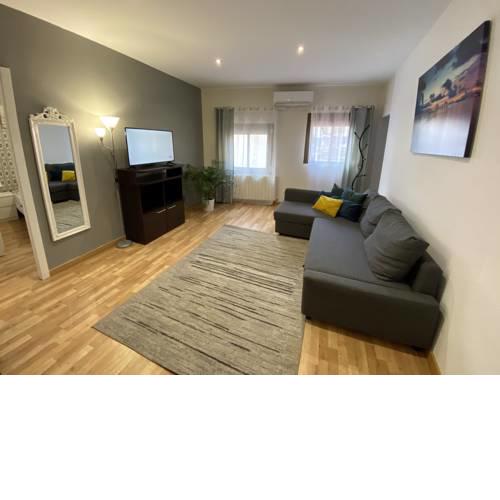 Comfortable renovated flat, WiFi!