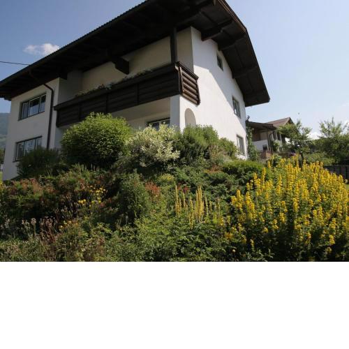 Comfy apartment in Fieberbrunn with mountain views