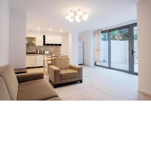 Comfy Flat w Patio 3 min to Beach in Bodrum