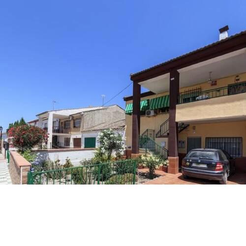 Comfy Villa in Fuente Vaqueros with Terrace