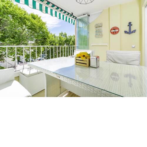 CON- well connected apartment close to Puerto banus