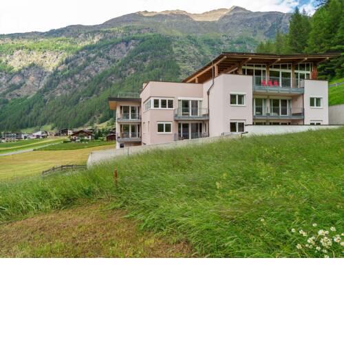 Contemporary Holiday Home in Zwieselstein with Jacuzzi