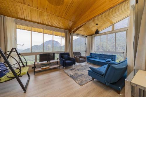 Convenient and Scenic Flat in Antalya