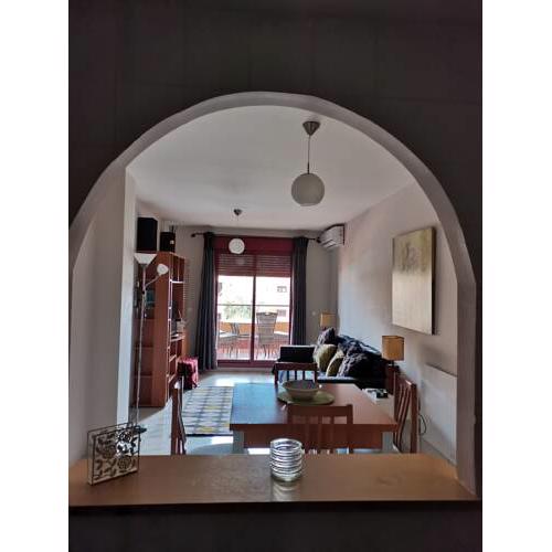 convenient cozy comfortable sea-view 1-bed