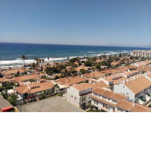 Coqueto apartamento con vista al mar