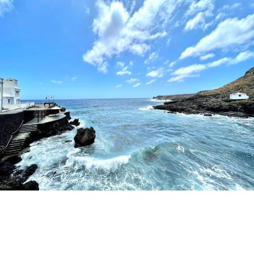 Coqueto apartamento frente del oceano, cerca playa Tamaduste en El Hierro