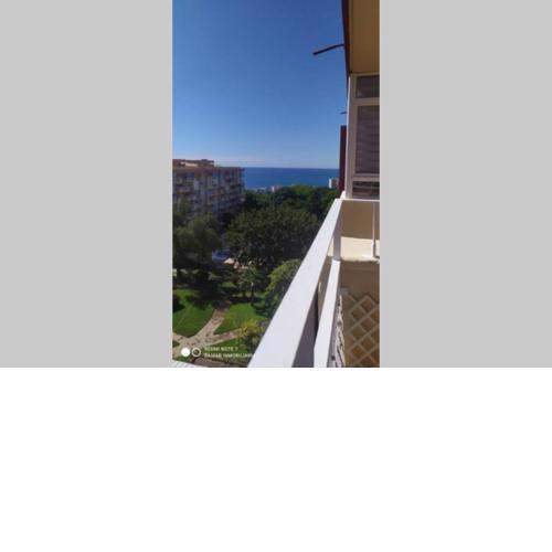 Coqueto estudio con piscinas y jardines