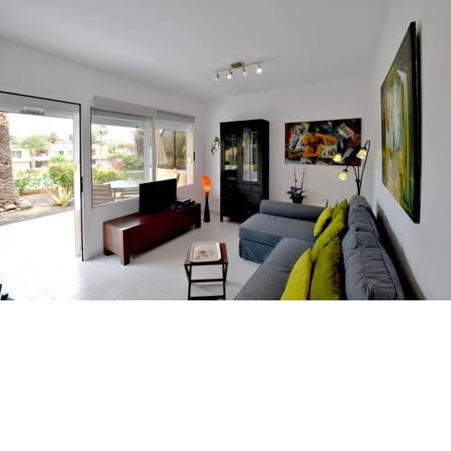 Corralejo Dunes Apartment "Apple" with Pool & Wifi- Only 300m to the Beach by Holidays Home