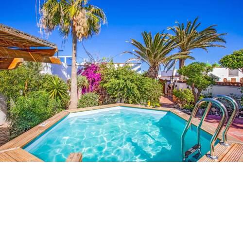 Corralejo Villa Sleeps 4 with Pool Air Con and WiFi
