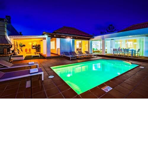 Corralejo Villa Sleeps 8 with Pool Air Con and WiFi