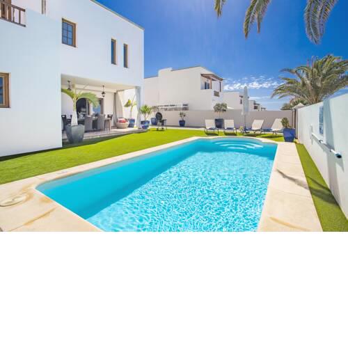 Costa Teguise Villa Sleeps 8 with Pool and WiFi