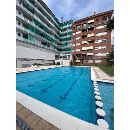 Cosy 1-bed Apartment with Pool