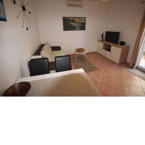 Cosy apartment 5min to beach Mirela Borik