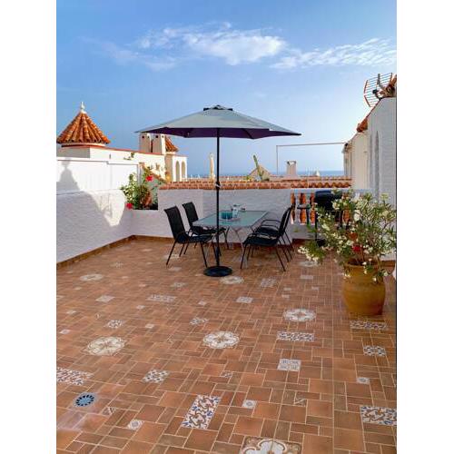Cosy apartment with lovely rooftop terrace