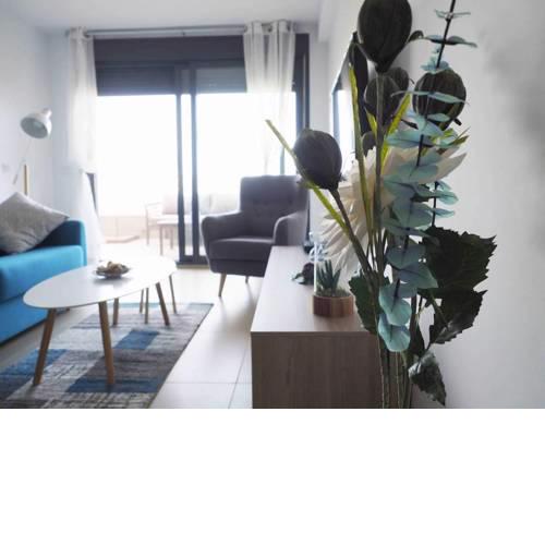Cosy Beach Front Apartment - Heated Pool, Gym, Sauna, Outdoor Pools, Tennis Court