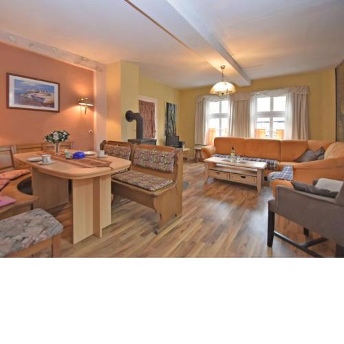 Cosy ground-floor apartment with private terrace in Landau