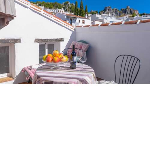 Cosy holiday home in Gaucin overlooking the town with private pool