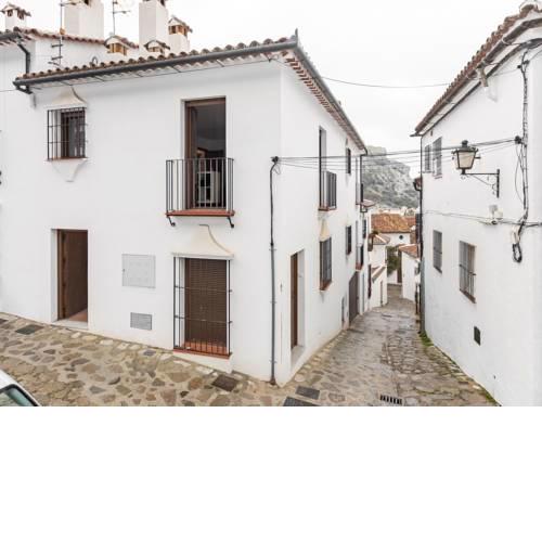 Cosy Holiday Home in Grazalema with Heating