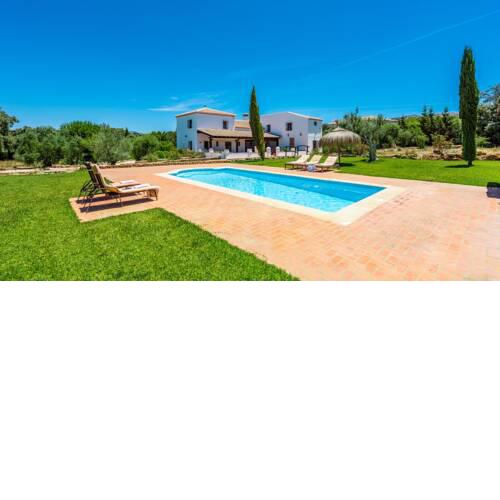 Cosy holiday home with marvellous outdoor area seven km from Ronda