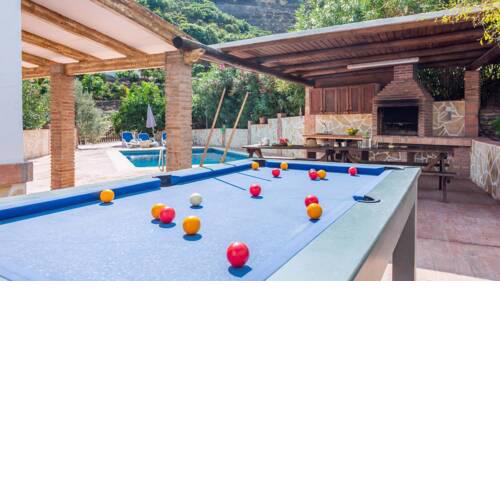 Cosy holiday home with pool table and table tennis on the Costa del Sol sleeps four