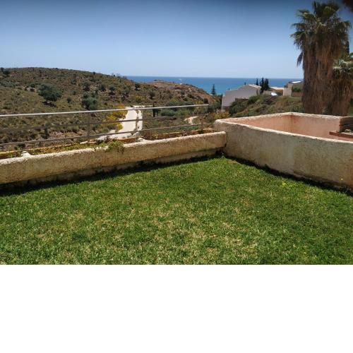 Cosy, quiet holiday flat with sea view
