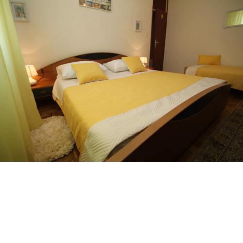 Cosy sweet Yellow apartment