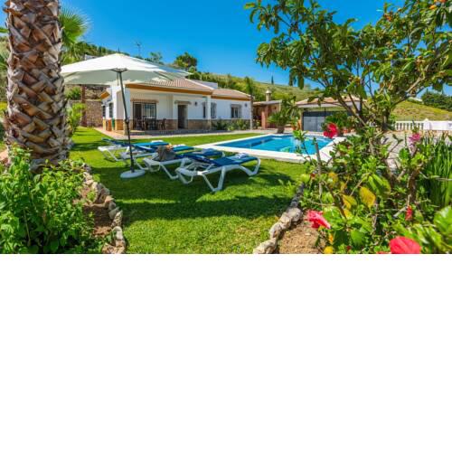 Cosy villa with fantastic garden in Competa
