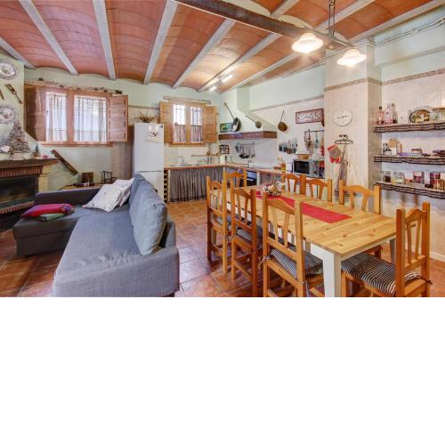 Country House for 24 people with mountain views