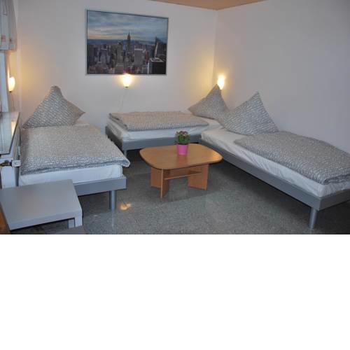 Cozy 2 BR Apartment near Cologne Deutz