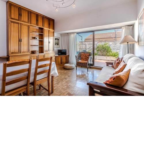 Cozy 2Bed in vibrant Barcelona - 5 min walk from tube