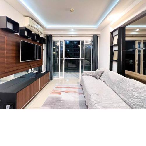 Cozy 2BR Apartment Pool View Strategic Location Pasteur
