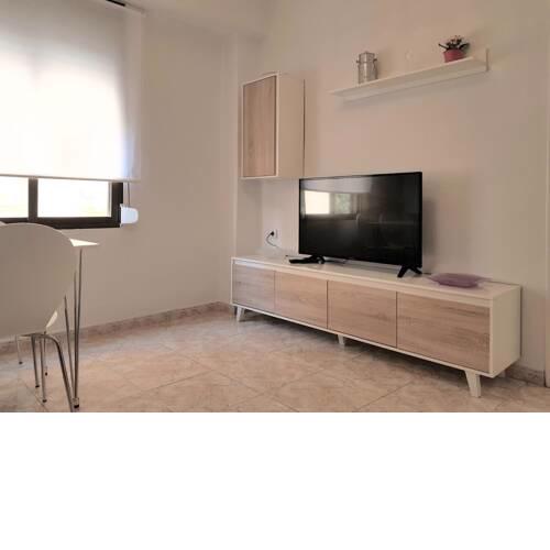 Cozy 3 Bedroom 1 Bathroom Apartment by Joaquín Sorolla Station