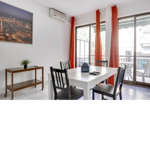 Cozy 3bed/2bath w/balcony close to Sagrada Familia