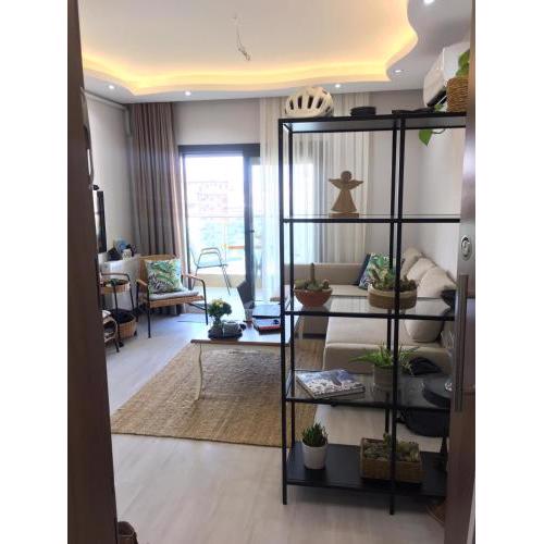 Cozy and central, 1+1 studio flat ,near to Karşıyaka shore .