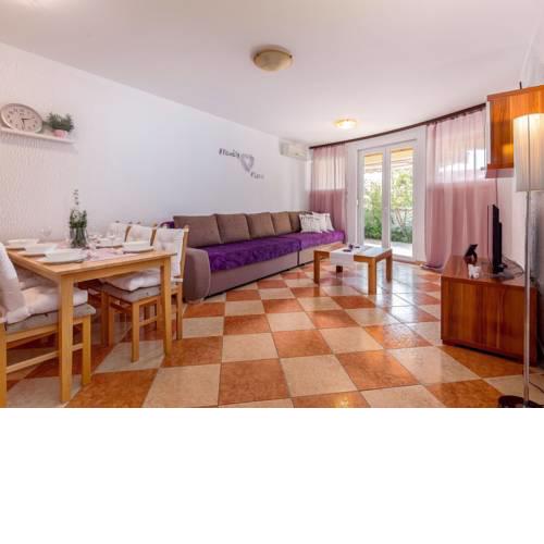 Cozy Apartment Crikvenica Kvarner in Croatia with Jacuzzi