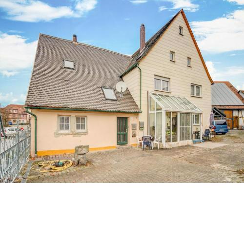 Cozy apartment in Colmberg with a garden